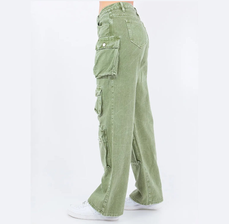 Trendy Y2K-inspired Wide Leg, Low rise Green Cargo Pants  for Gen Z wardrobes. Streetwear for everyday fashion. Side view