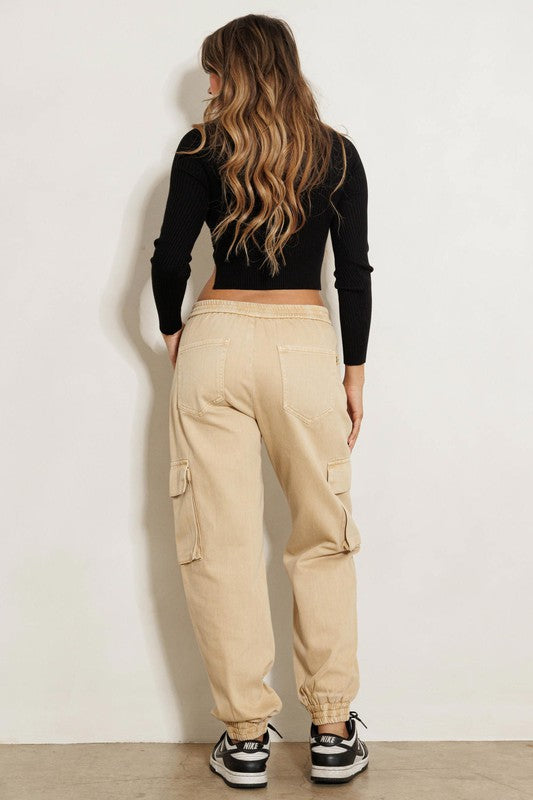 Stylish Cargo Khaki pants for young women and teenagers. Ideal for hanging out with friends. Back view.